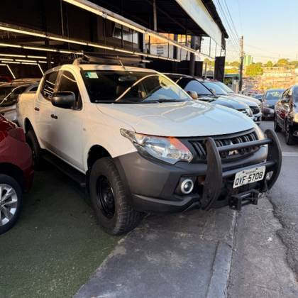 MITSUBISHI L200 TRITON 2.4 16V TURBO DIESEL SPORT GL CD 4P 4X4 MANUAL MITSUBISHI L200 TRITON 2.4 16V TURBO DIESEL SPORT GL CD 4P 4X4 MANUAL